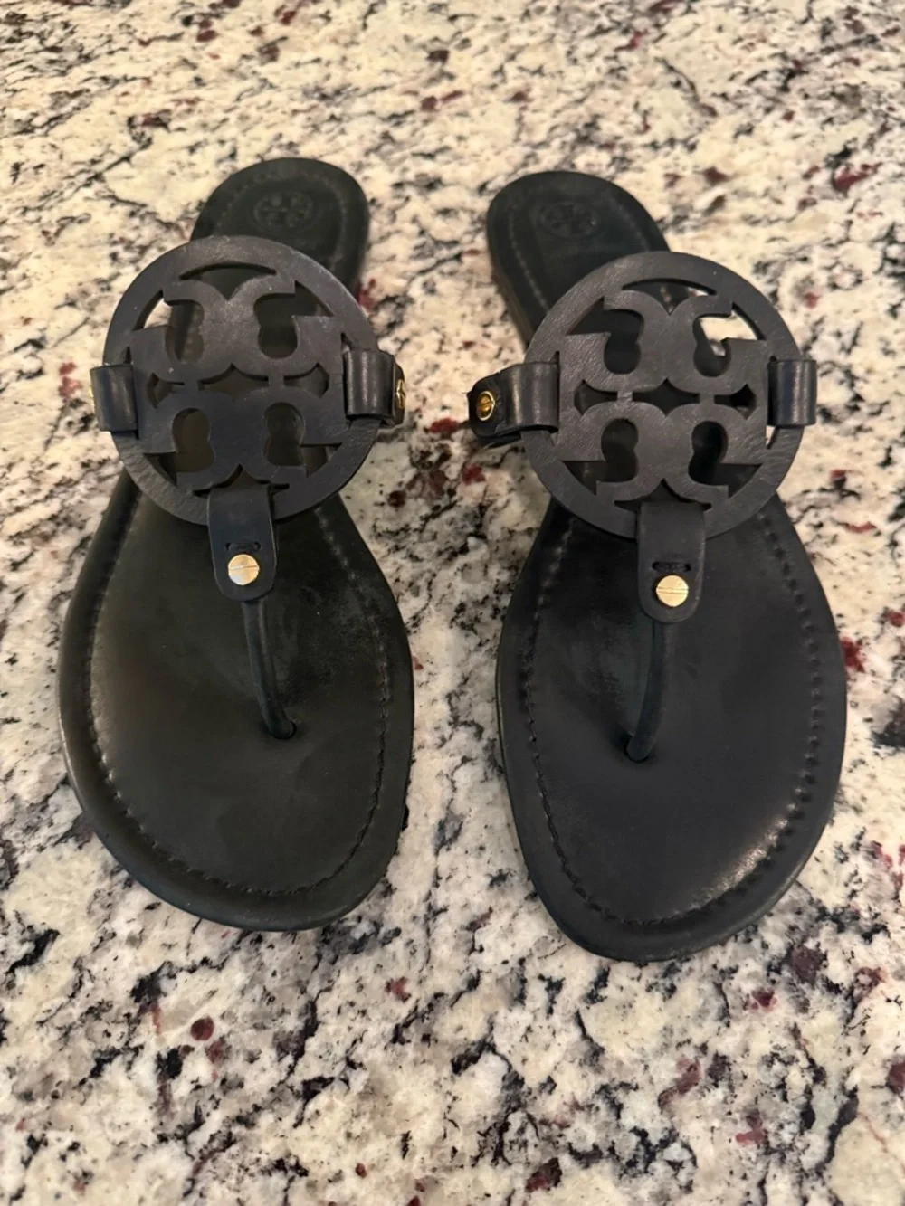 Tory Burch Black Leather Miller Logo Thong Sandals - Picture 2 of 4